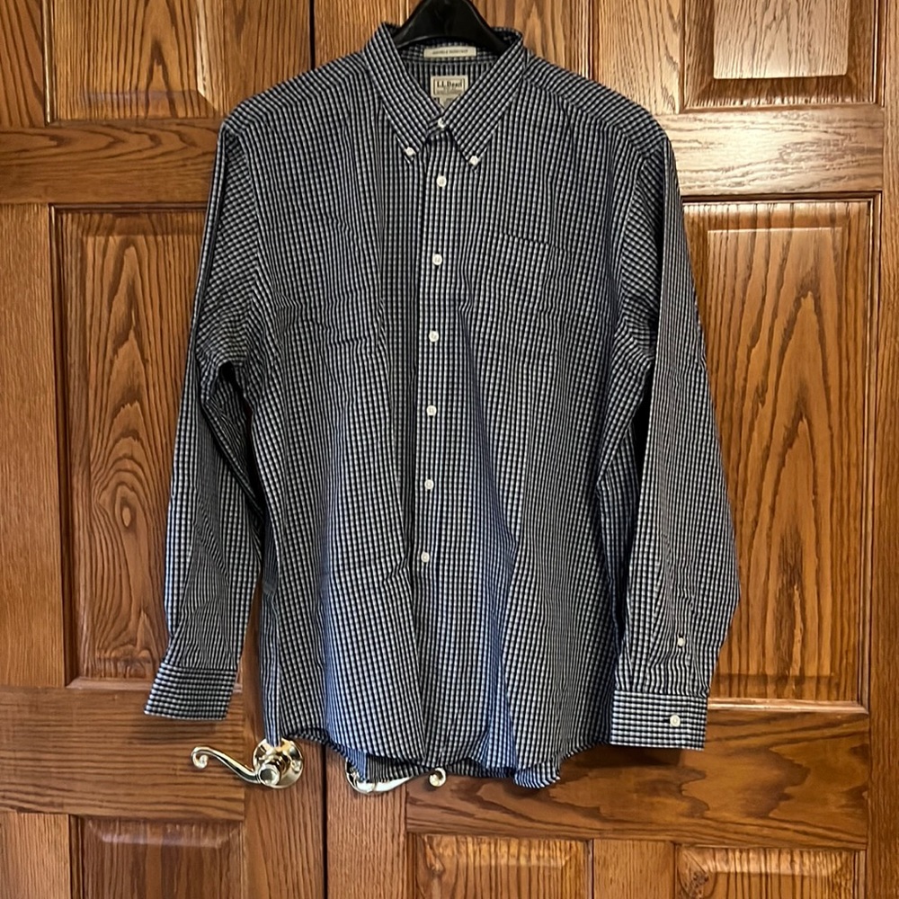 LL Bean wrinkle-resistant blue and white button down